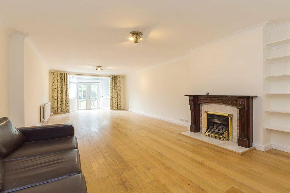 4 bed Semi-Detached House for rent in Willesden. From Black katz - West Hampstead