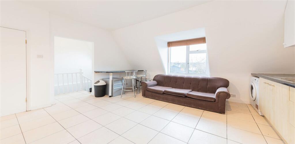 2 bed 1st Floor Flat for rent in London. From Black katz - West Hampstead