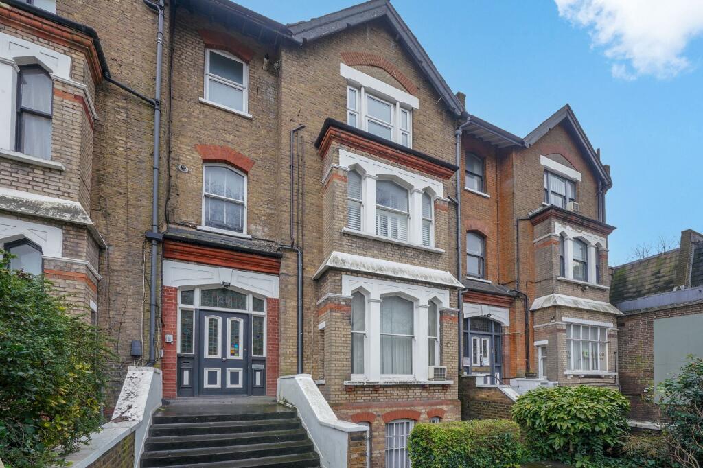 2 bed 1st Floor Flat for rent in London. From Black katz - West Hampstead