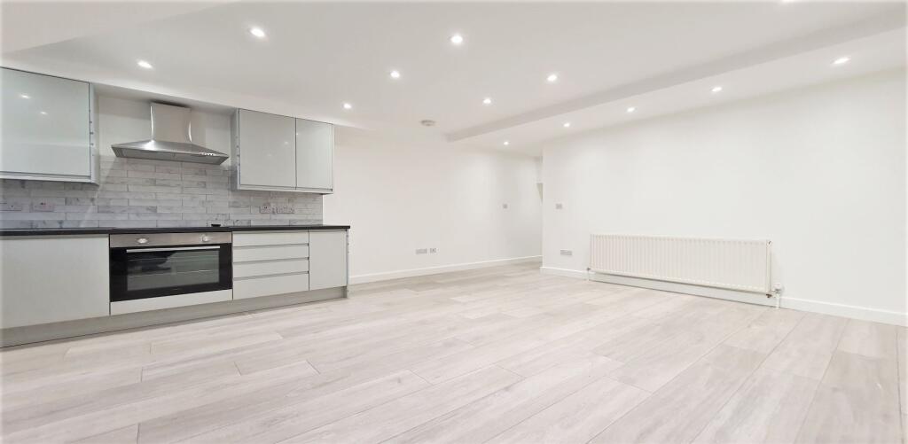 2 bed 1st Floor Flat for rent in London. From Black katz - West Hampstead