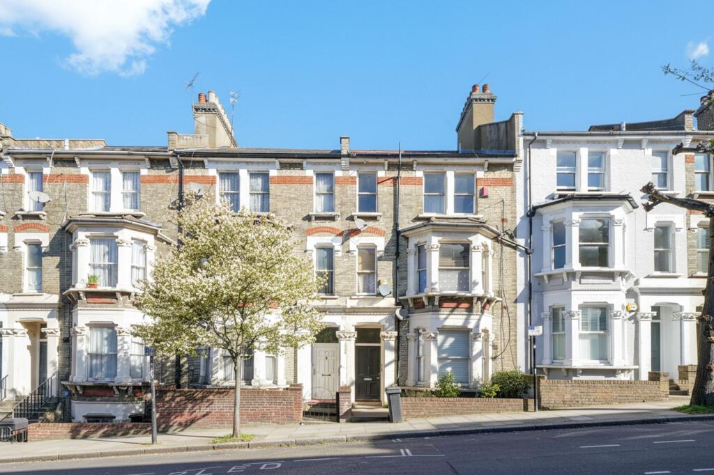 2 bed 1st Floor Flat for rent in London. From Black katz - West Hampstead