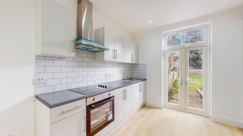 3 bed 1st Floor Flat for rent in Harrow. From Black katz - West Hampstead
