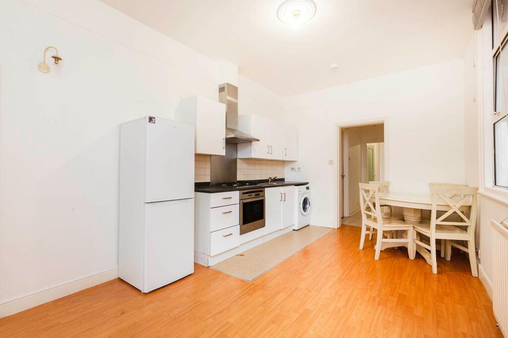 3 bed 1st Floor Flat for rent in Harrow. From Black katz - West Hampstead