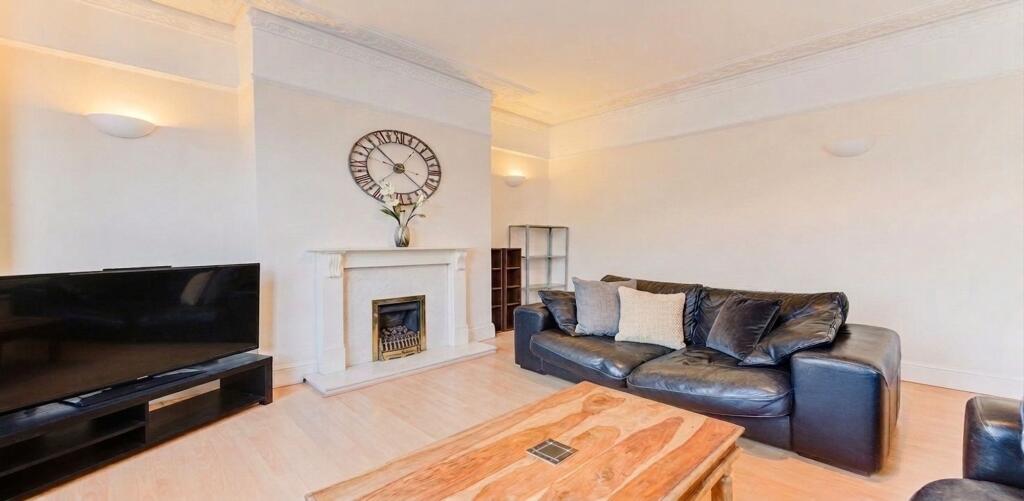 2 bed 1st Floor Flat for rent in London. From Black katz - West Hampstead