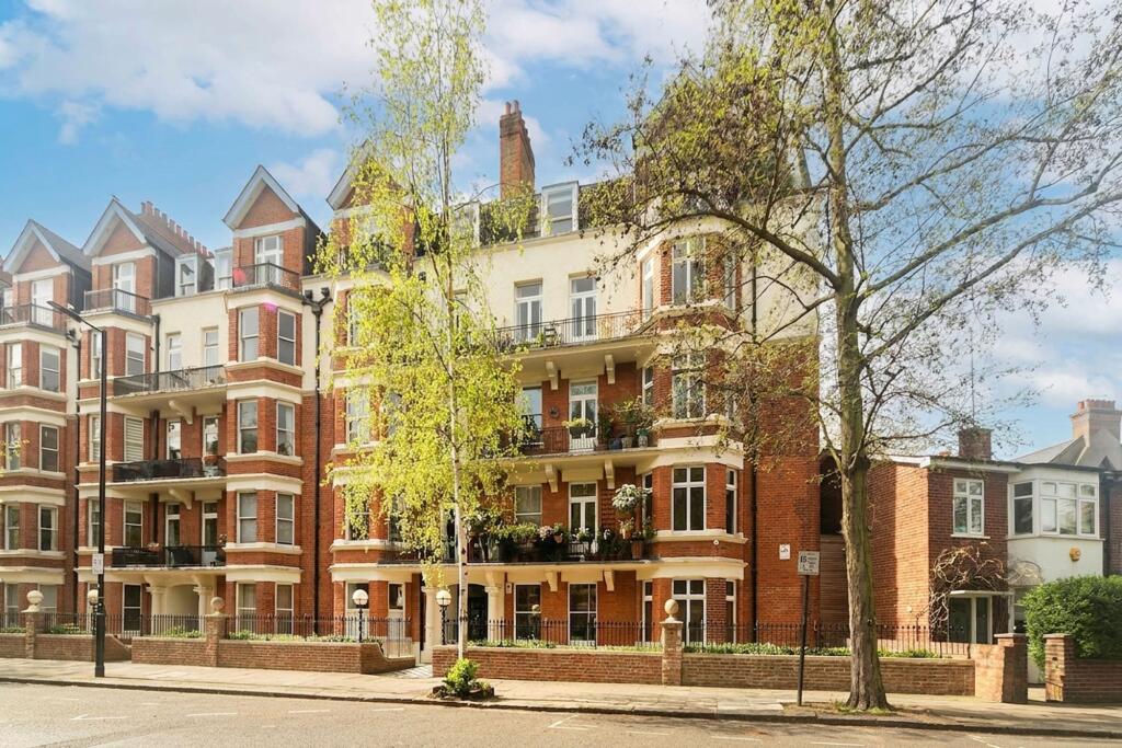 3 bed 1st Floor Flat for rent in Paddington. From Black katz - West Hampstead