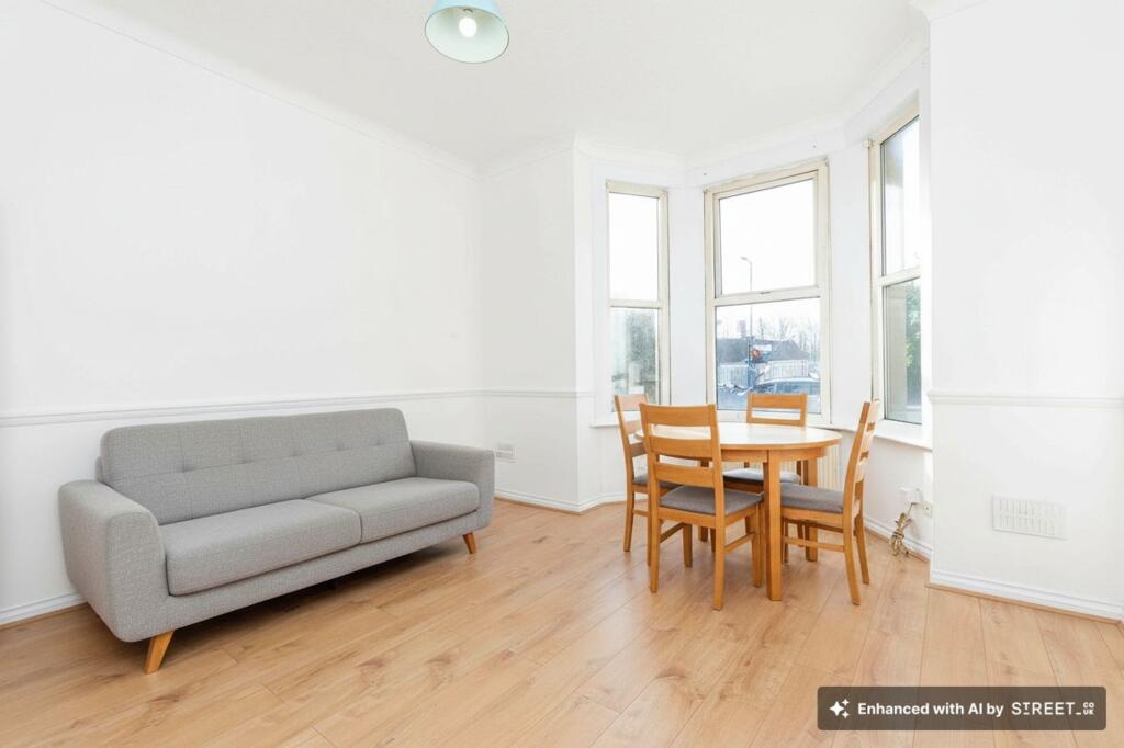3 bed 1st Floor Flat for rent in Willesden. From Black katz - West Hampstead