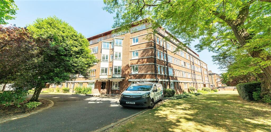 2 bed 1st Floor Flat for rent in Willesden. From Black katz - West Hampstead