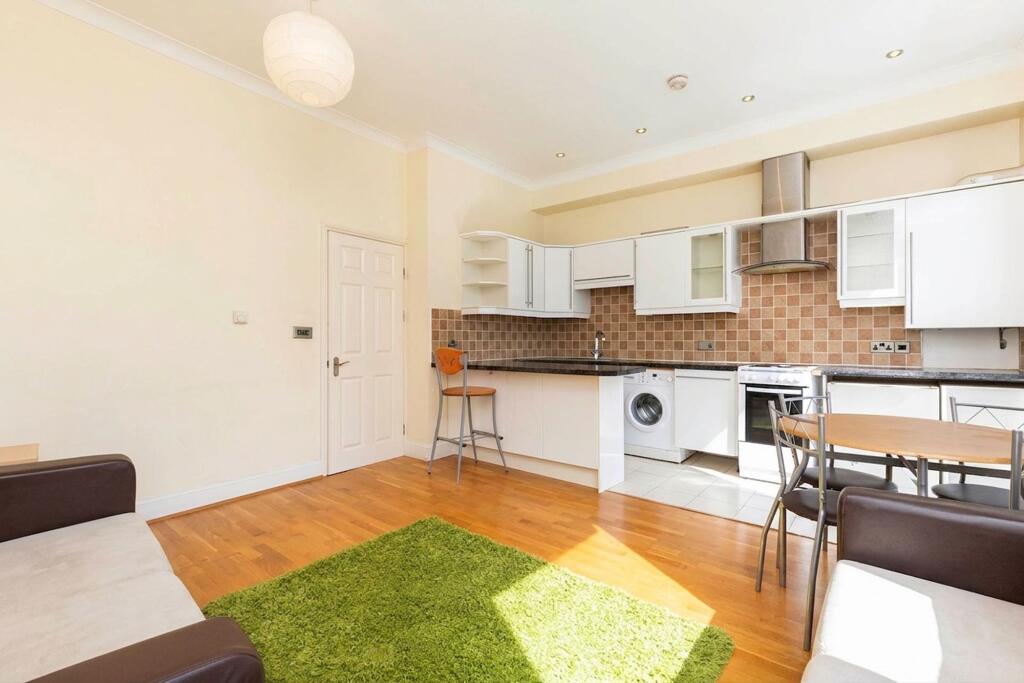 2 bed 1st Floor Flat for rent in London. From Black katz - West Hampstead
