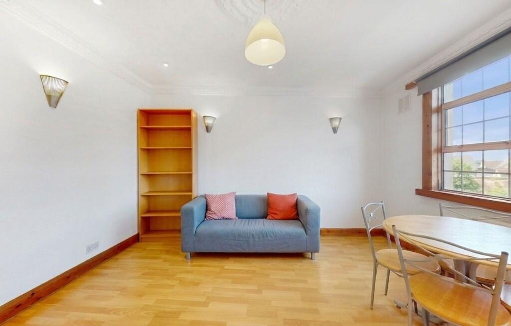2 bed 1st Floor Flat for rent in London. From Black katz - West Hampstead