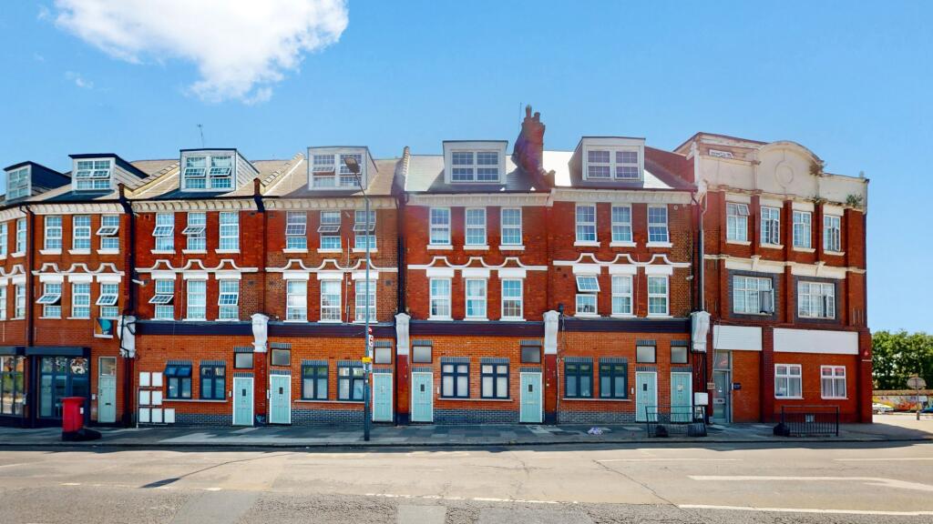2 bed 1st Floor Flat for rent in Willesden. From Black katz - West Hampstead