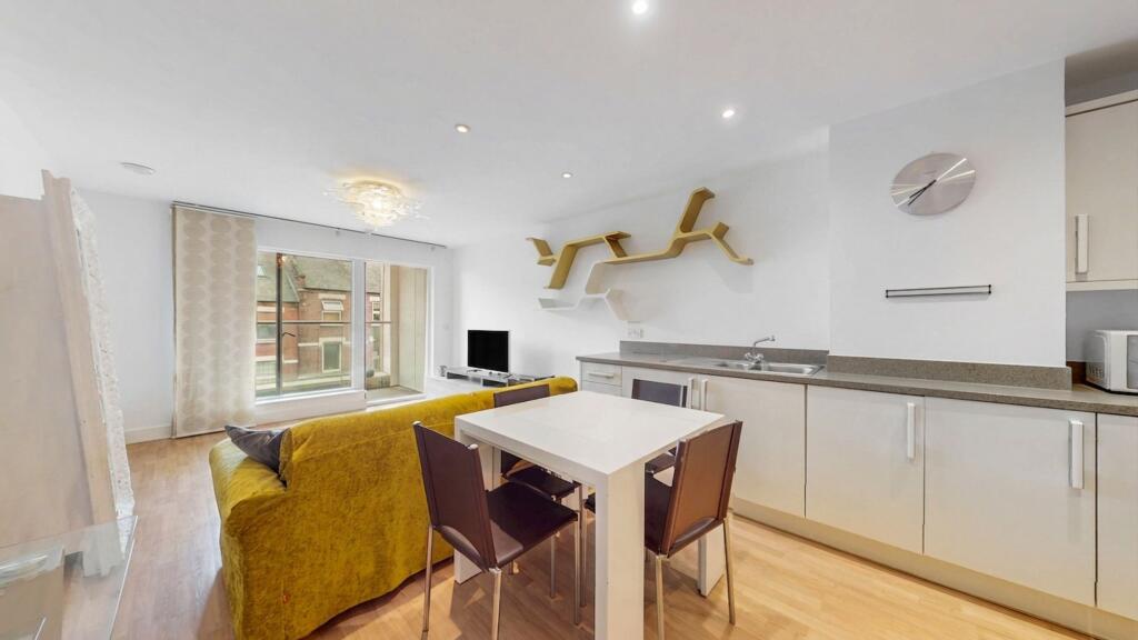 2 bed 1st Floor Flat for rent in London. From Black katz - West Hampstead