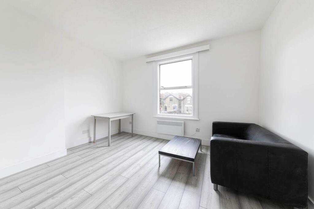 1 bed 1st Floor Flat for rent in Willesden. From Black katz - West Hampstead