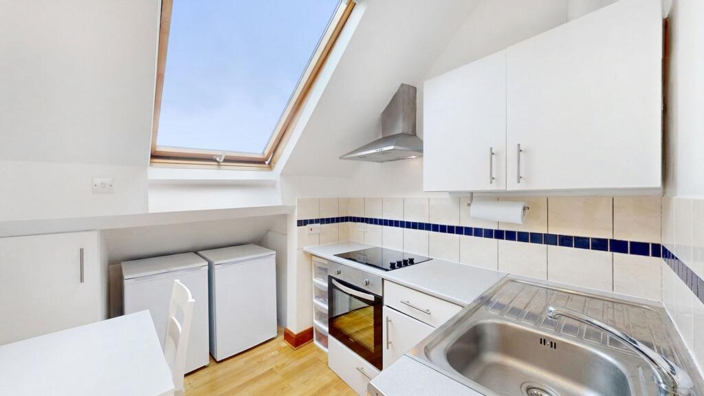 4 bed Studio for rent in London. From Black katz - West Hampstead