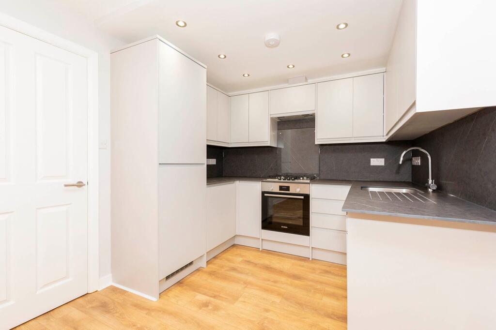2 bed 1st Floor Flat for rent in Acton. From Black katz - West Hampstead