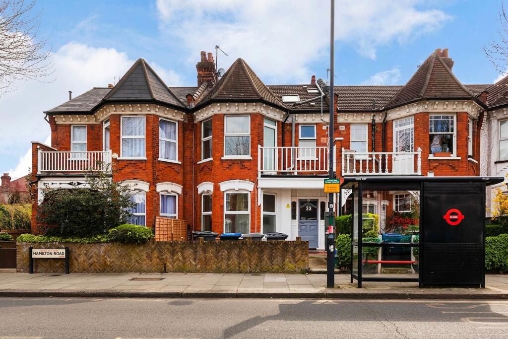5 bed Mid Terraced House for rent in Willesden. From Black katz - West Hampstead