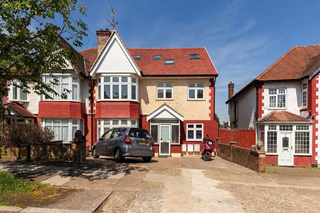 3 bed 1st Floor Flat for rent in Wembley. From Black katz - West Hampstead
