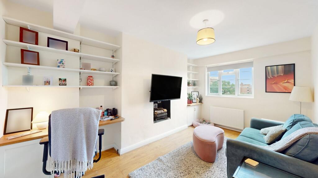 2 bed 1st Floor Flat for rent in Hammersmith. From Black katz - West Hampstead