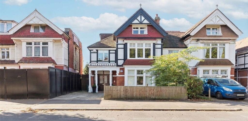 2 bed 1st Floor Flat for rent in London. From Black katz - West Hampstead