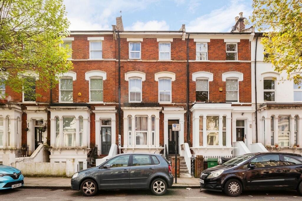 2 bed 1st Floor Flat for rent in Hampstead. From Black katz - West Hampstead
