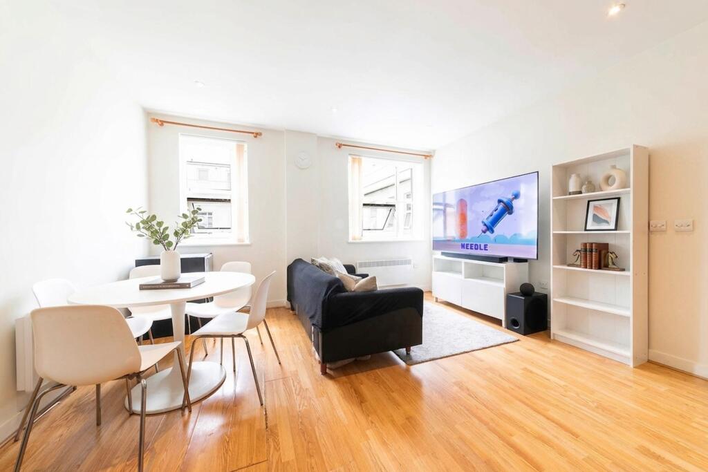 2 bed 1st Floor Flat for rent in Acton. From Black katz - West Hampstead