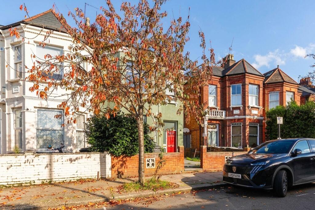 5 bed Semi Detached for rent in London. From Black katz - West Hampstead
