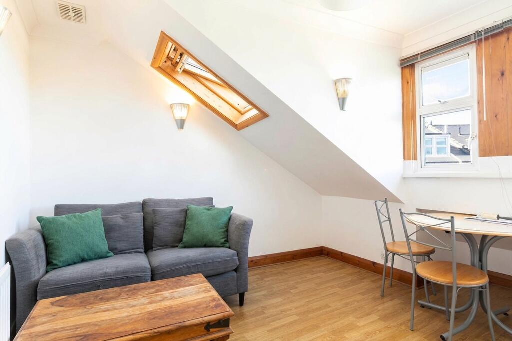 2 bed 1st Floor Flat for rent in London. From Black katz - West Hampstead 2 bed 1st Floor Flat for rent in London. From Black katz - West Hampstead