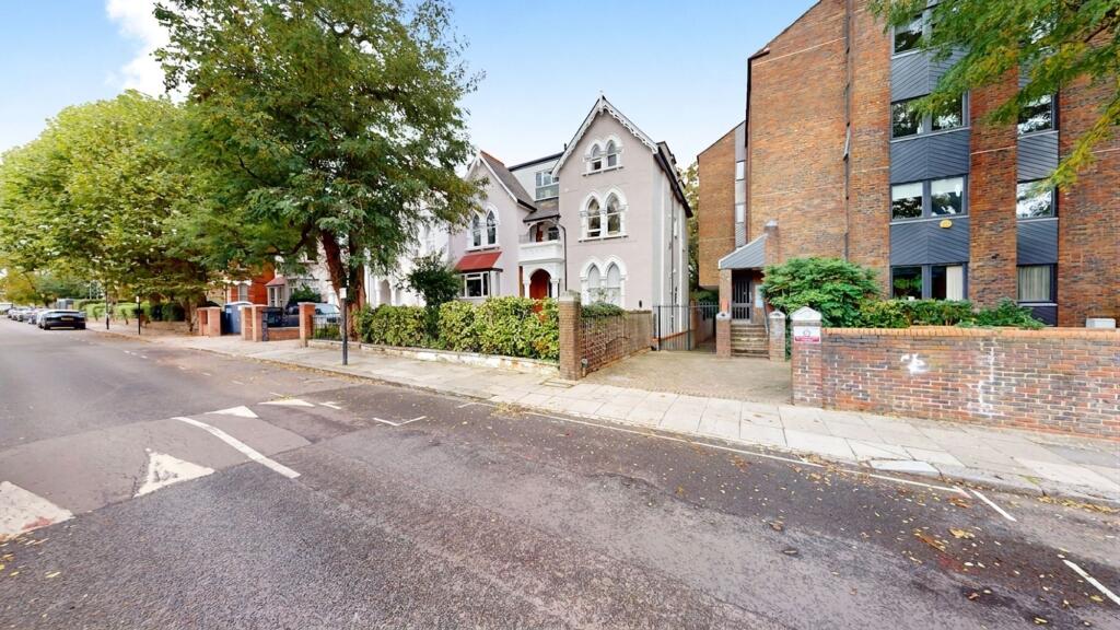 1 bed 1st Floor Flat for rent in Hampstead. From Black katz - West Hampstead