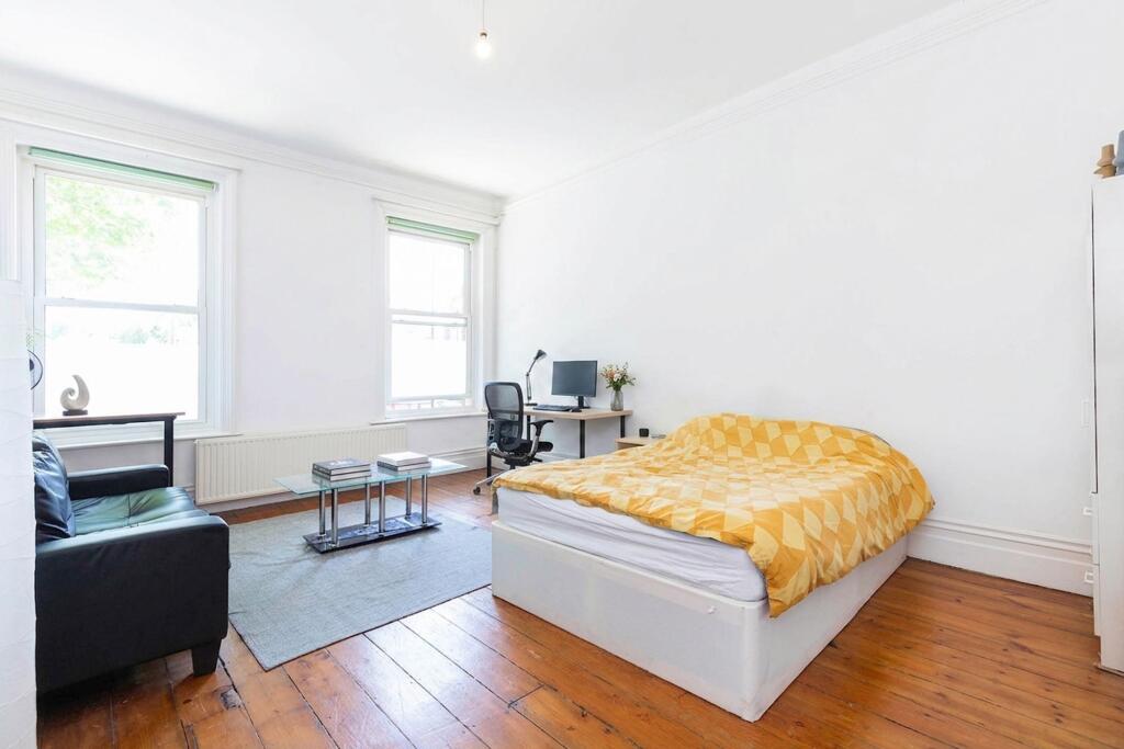 4 bed 1st Floor Flat for rent in Hampstead. From Black katz - West Hampstead