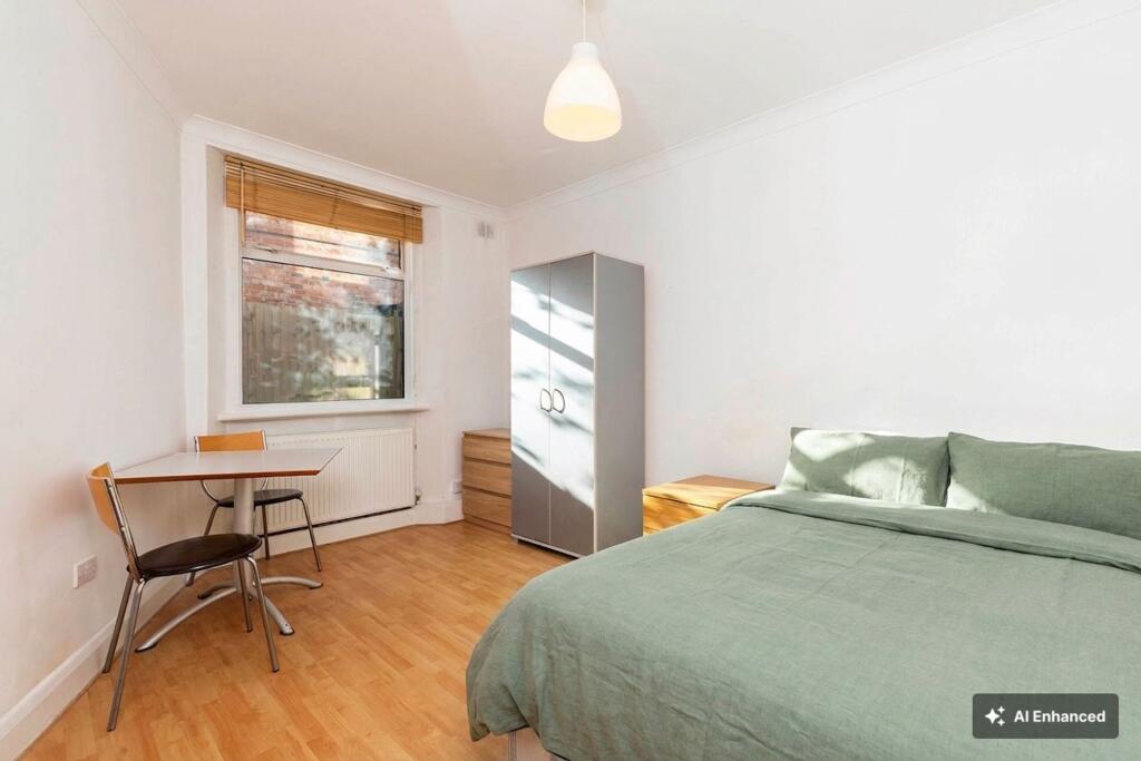4 bed Studio for rent in Willesden. From Black katz - West Hampstead 4 bed Studio for rent in Willesden. From Black katz - West Hampstead