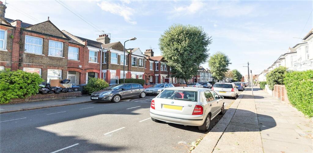 2 bed Apartment for rent in Willesden. From Black katz - West Hampstead