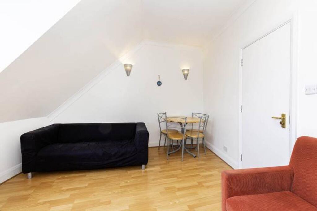 2 bed 1st Floor Flat for rent in Willesden. From Black katz - West Hampstead