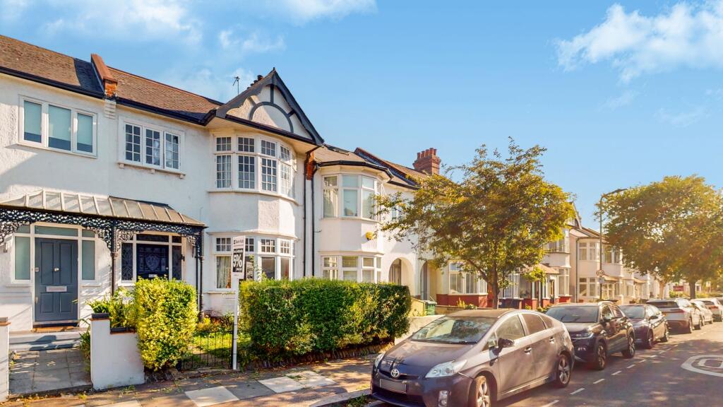 3 bed Mid Terraced House for rent in Willesden. From Black katz - West Hampstead