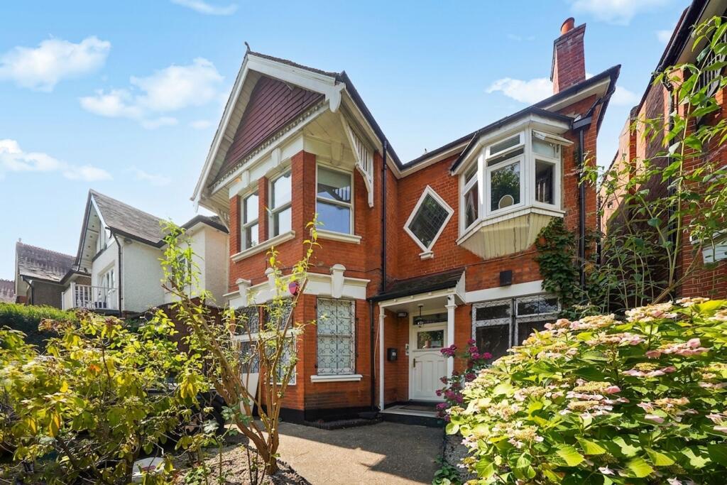 1 bed 1st Floor Flat for rent in London. From Black katz - West Hampstead