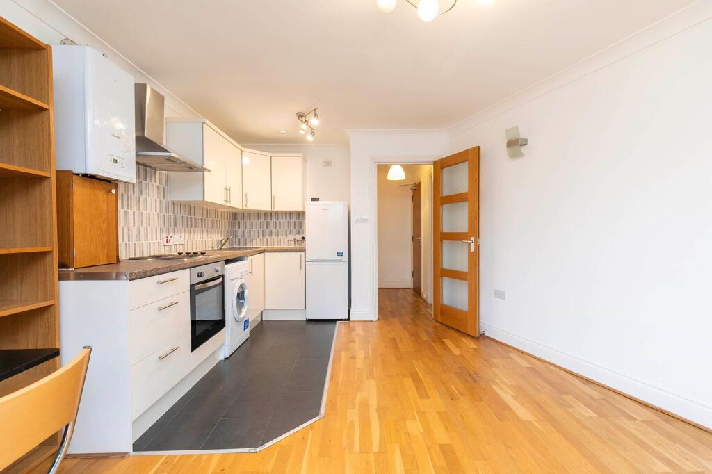 1 bed 1st Floor Flat for rent in Willesden. From Black katz - West Hampstead