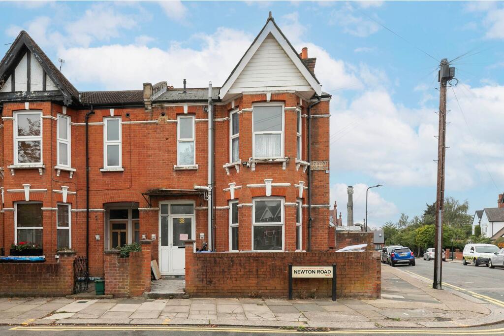 3 bed 1st Floor Flat for rent in London. From Black katz - West Hampstead
