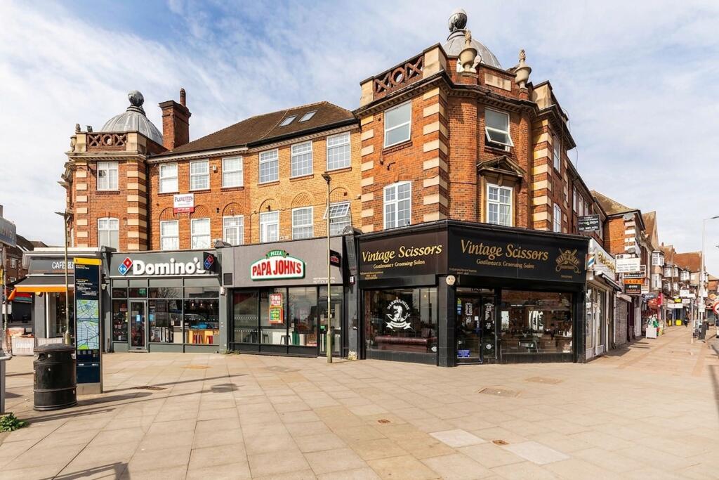 2 bed 1st Floor Flat for rent in Hendon. From Black katz - West Hampstead