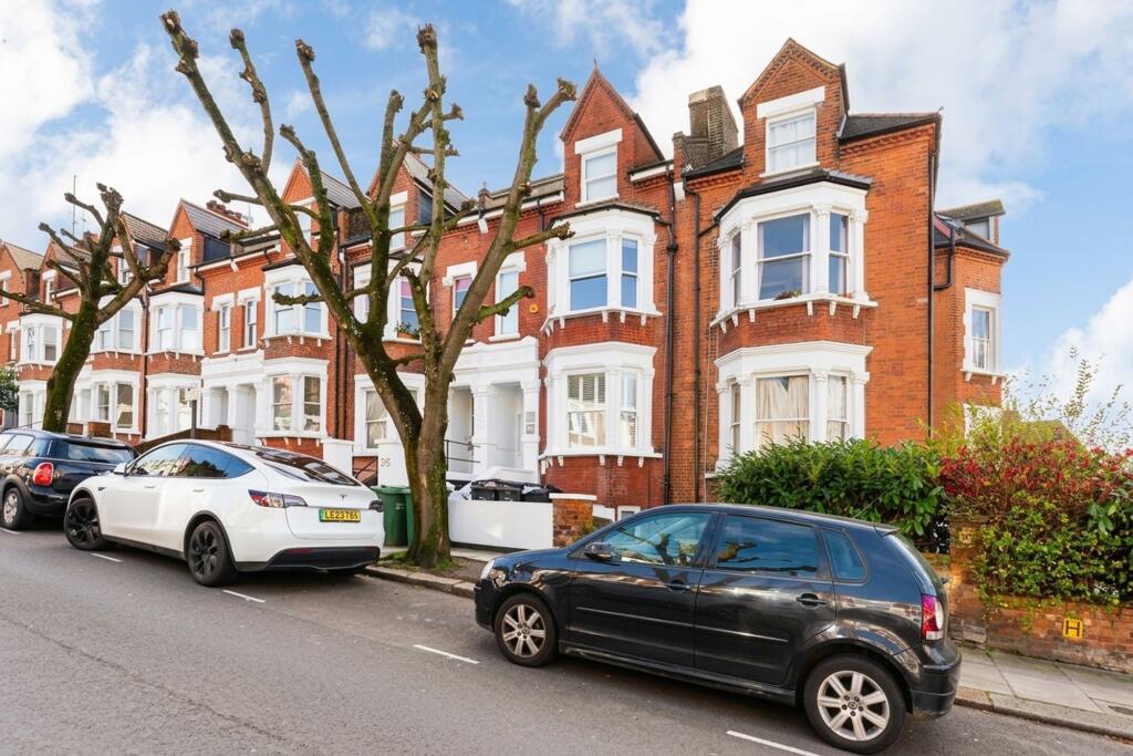 2 bed 1st Floor Flat for rent in Hampstead. From Black katz - West Hampstead
