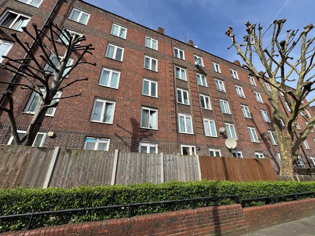 3 bed 1st Floor Flat for rent in Hackney. From Knight Bishop