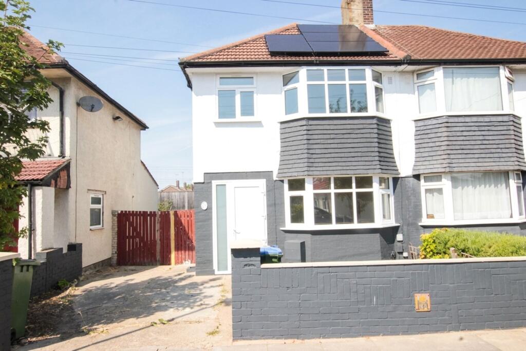 3 bed Semi Detached for rent in Woolwich. From Knight Bishop