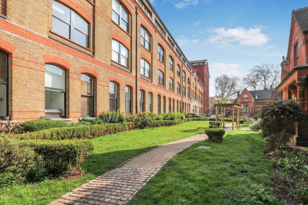 2 bed 1st Floor Flat for rent in Bow. From Knight Bishop 2 bed 1st Floor Flat for rent in Bow. From Knight Bishop