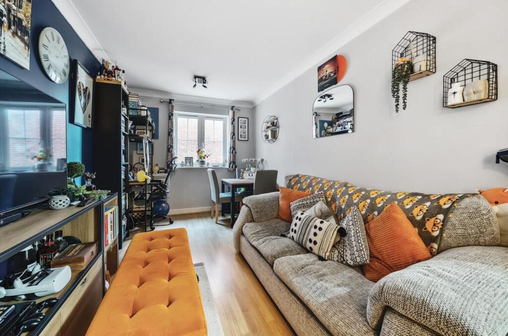 1 bed 1st Floor Flat for rent in Camberley. From Knights Property Services - Camberley