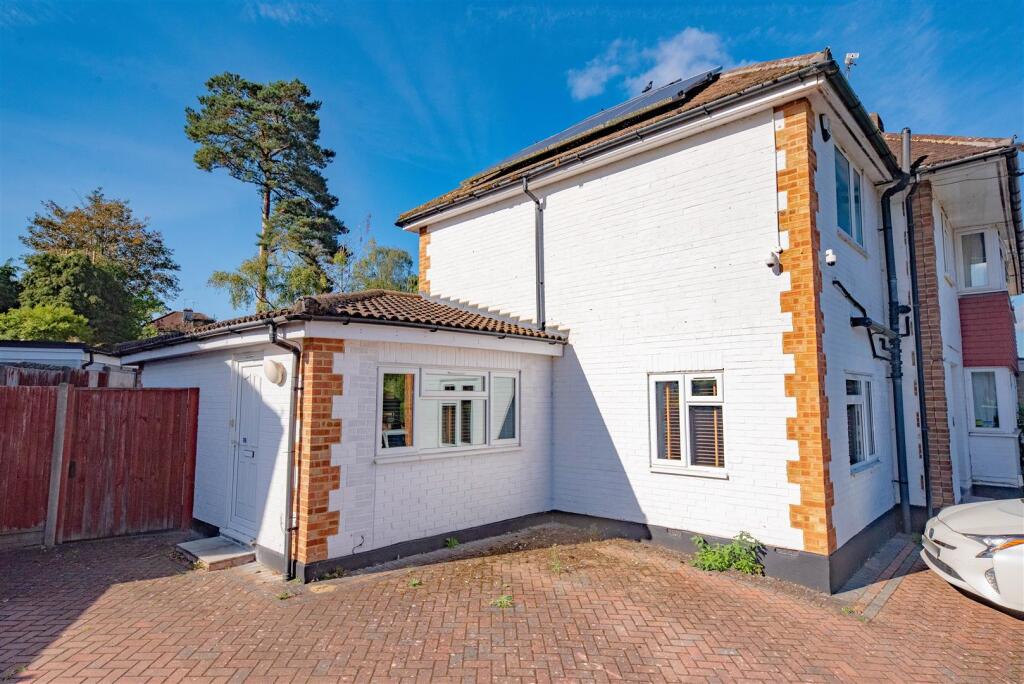 1 bed Apartment for rent in Camberley. From Knights Property Services - Camberley