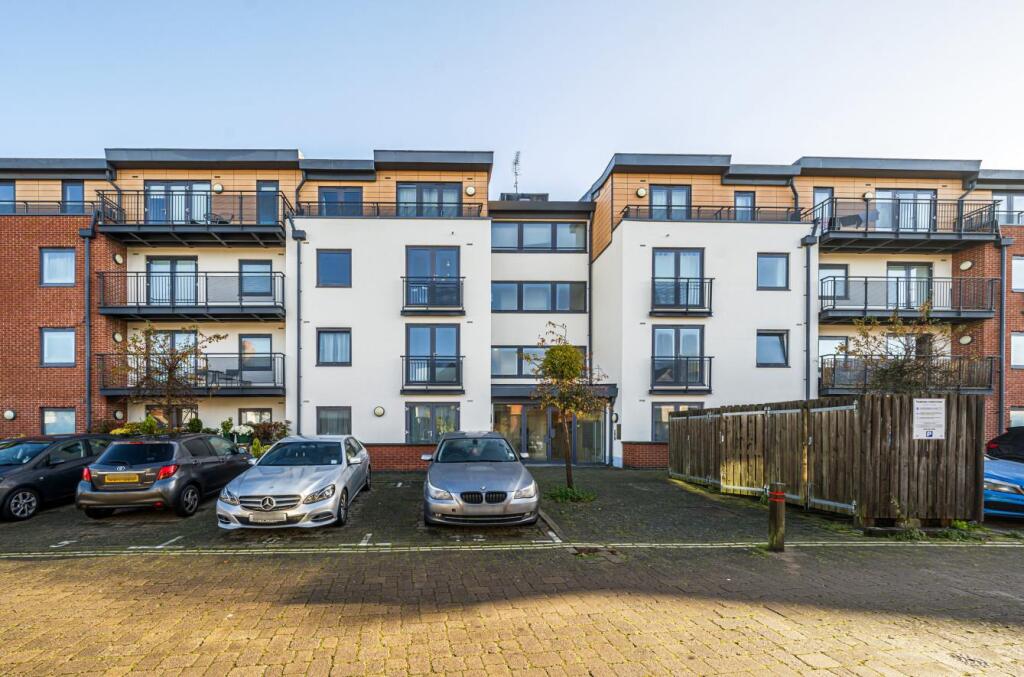 1 bed Apartment for rent in Camberley. From Knights Property Services - Camberley