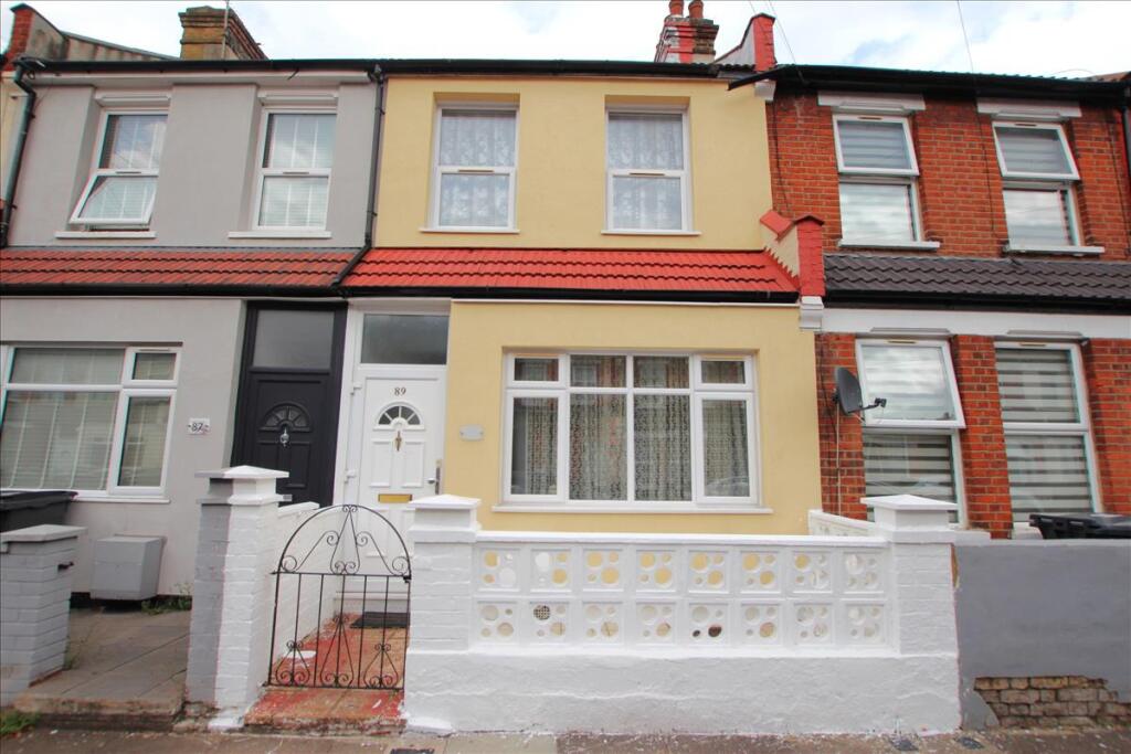 3 bed Mid Terraced House for rent in Tottenham. From Knights Residential
