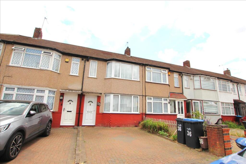 3 bed Mid Terraced House for rent in Edmonton. From Knights Residential 3 bed Mid Terraced House for rent in Edmonton. From Knights Residential