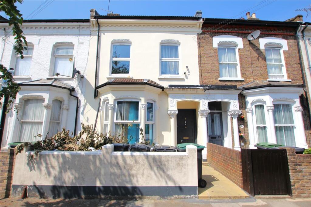 4 bed 1st Floor Flat for rent in Tottenham. From Knights Residential