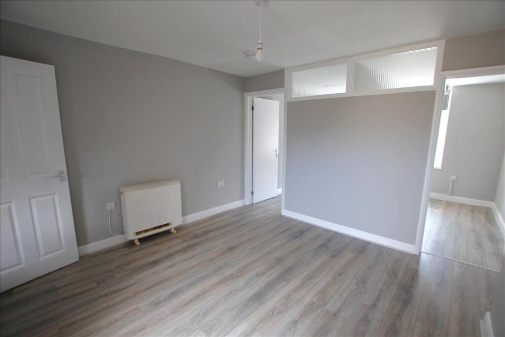 2 bed 1st Floor Flat for rent in London. From Knights Residential