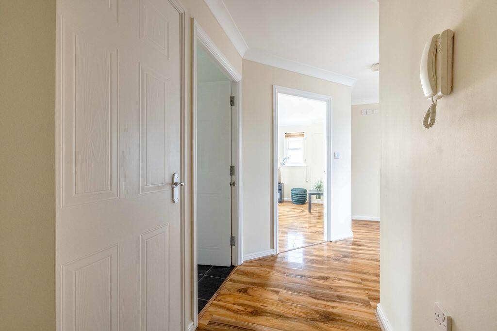 2 bed 1st Floor Flat for rent in Slough. From Langhams Estate Agents - Slough