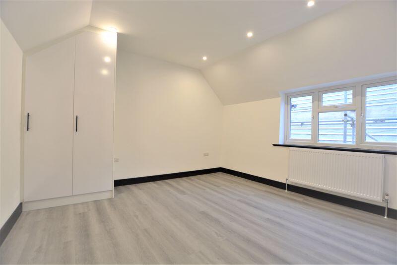 2 bed 1st Floor Flat for rent in High Wycombe. From Langhams Estate Agents - Slough