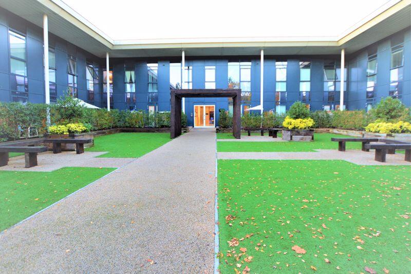 1 bed 1st Floor Flat for rent in Maidenhead. From Langhams Estate Agents - Slough